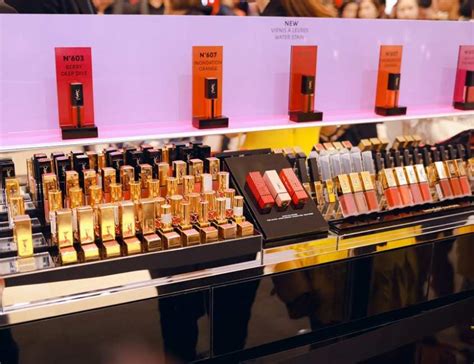 YSL Beauty Station chính thức có mặt tại Sài Gòn.